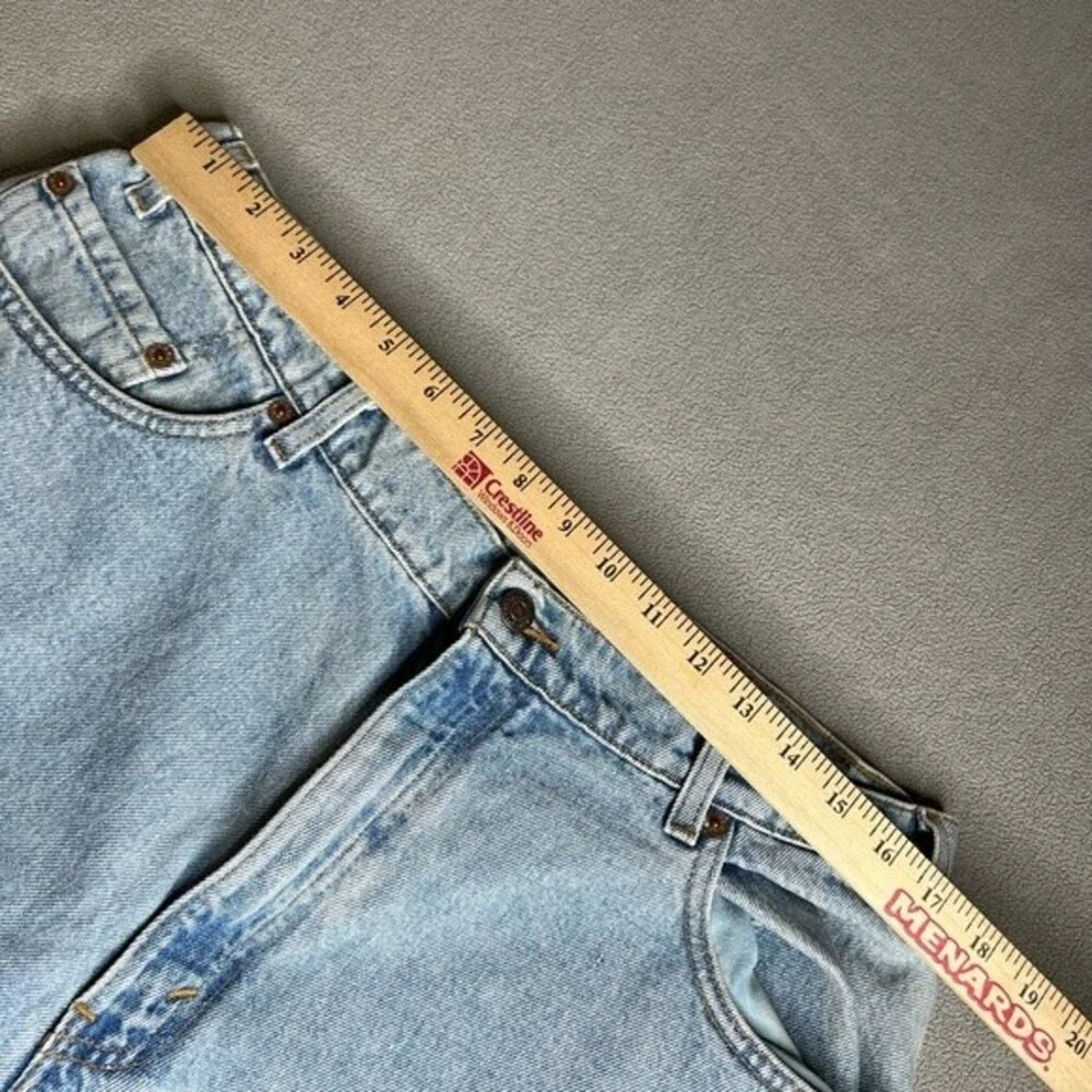 Vintage Levi’s 570 Jeans Size 36x32 baggy fit made in USA